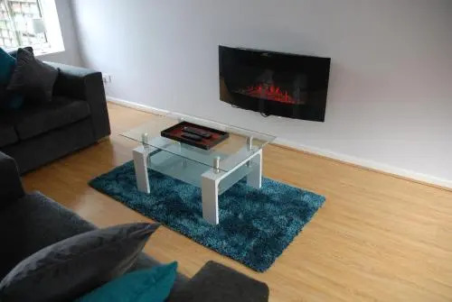 Airport/University Luxury Apartment 1