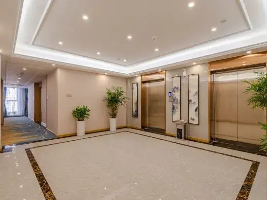 Super 8 Hotel (Hefei Shushan Industrial Park Zhenxing Road Subway Station)
