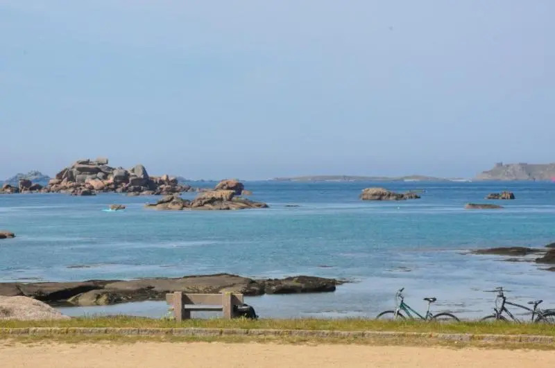 Appartement À 20m de la Plage de Tourony À Tregastel - Ref 408