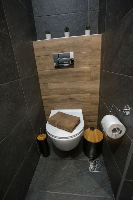 Raise Acropolis View Suites