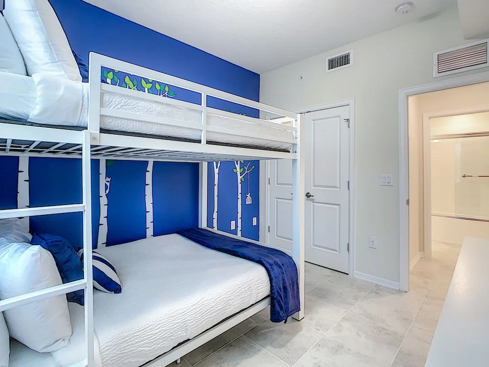 Updated Condo, 5 mi to Disney, On-site Water Park!
