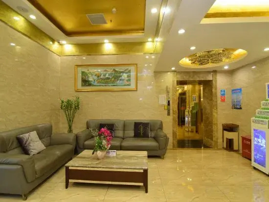 Yuenanguo Hotel (Shenzhen Luohu Port Guomao Subway Station)