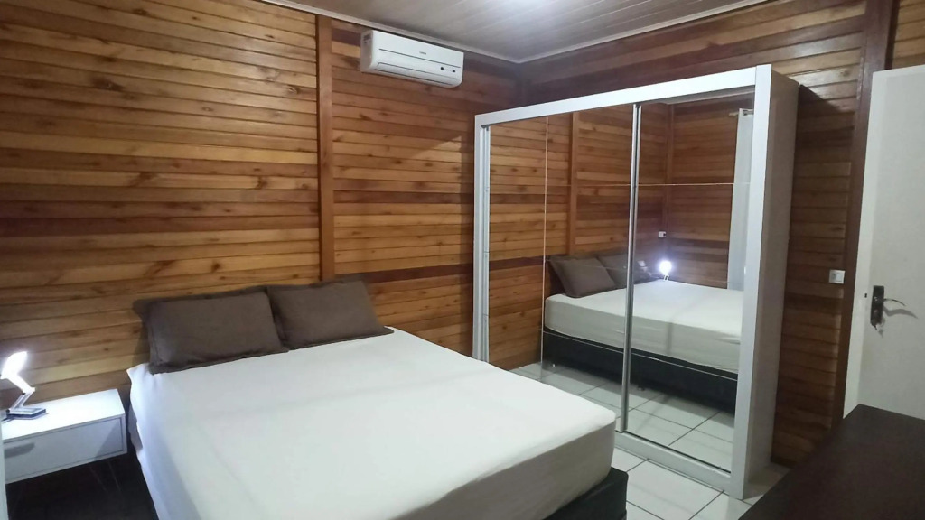 Casa a 100m da praia e a 800m do Beto Carrero