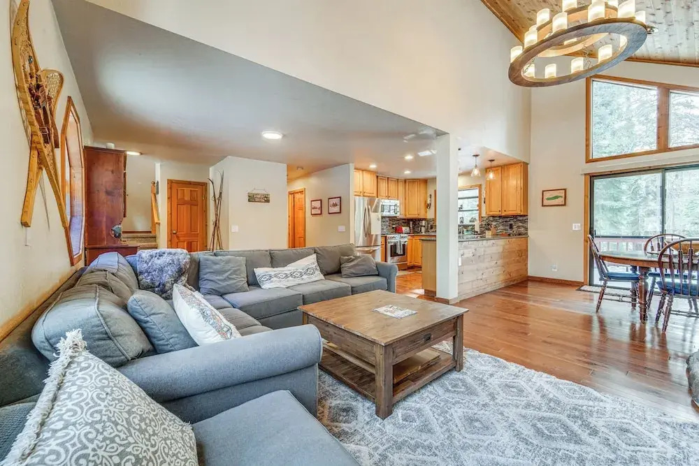Family-friendly Truckee Cabin in Tahoe Donner!