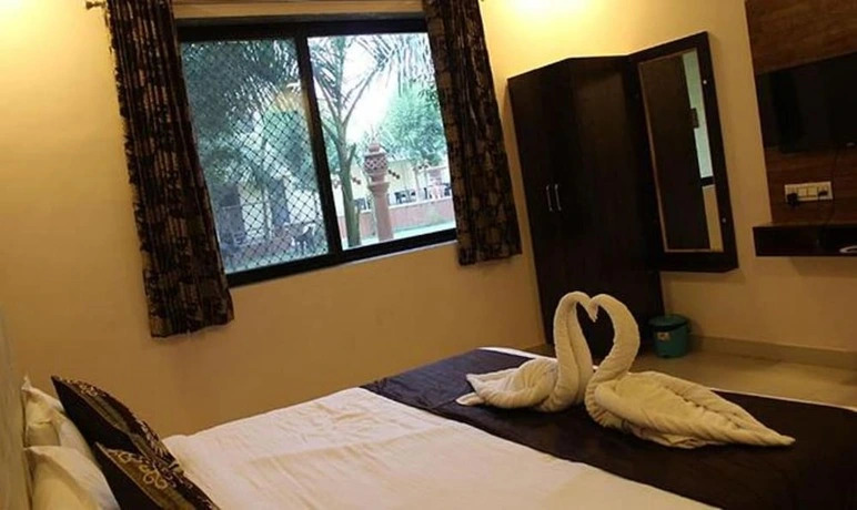 Fabhotel Prime The Kushal Bagh Palace