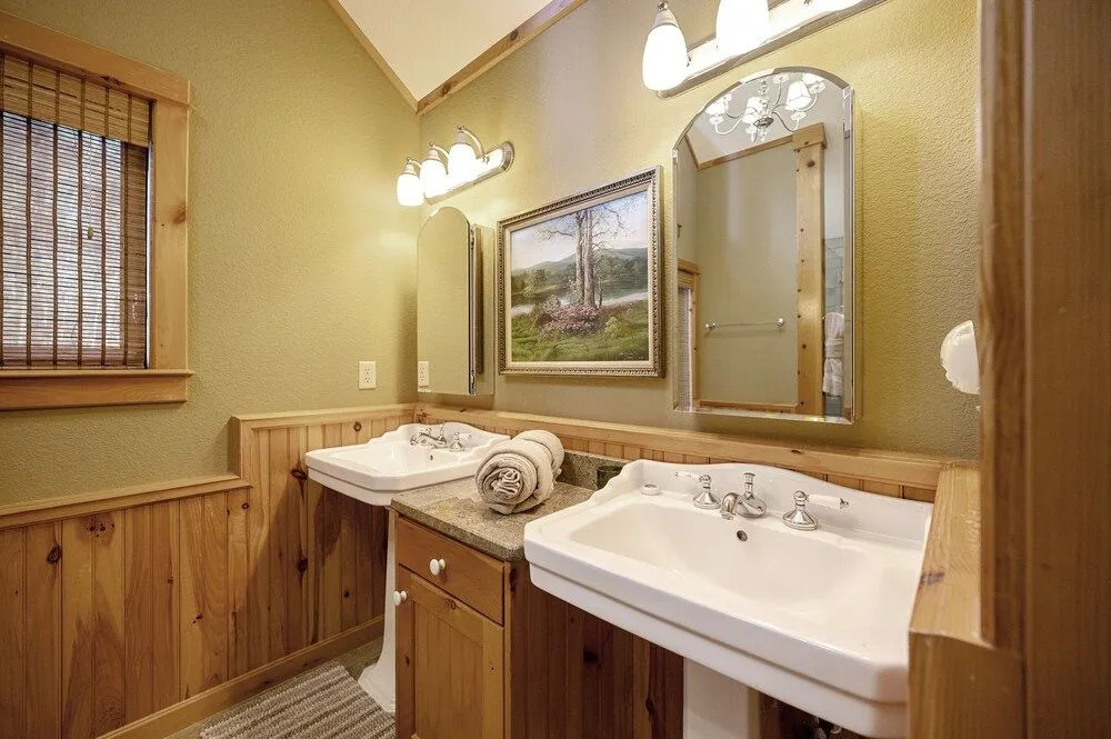Chautauqua 2 Bedroom Cabin by Redawning