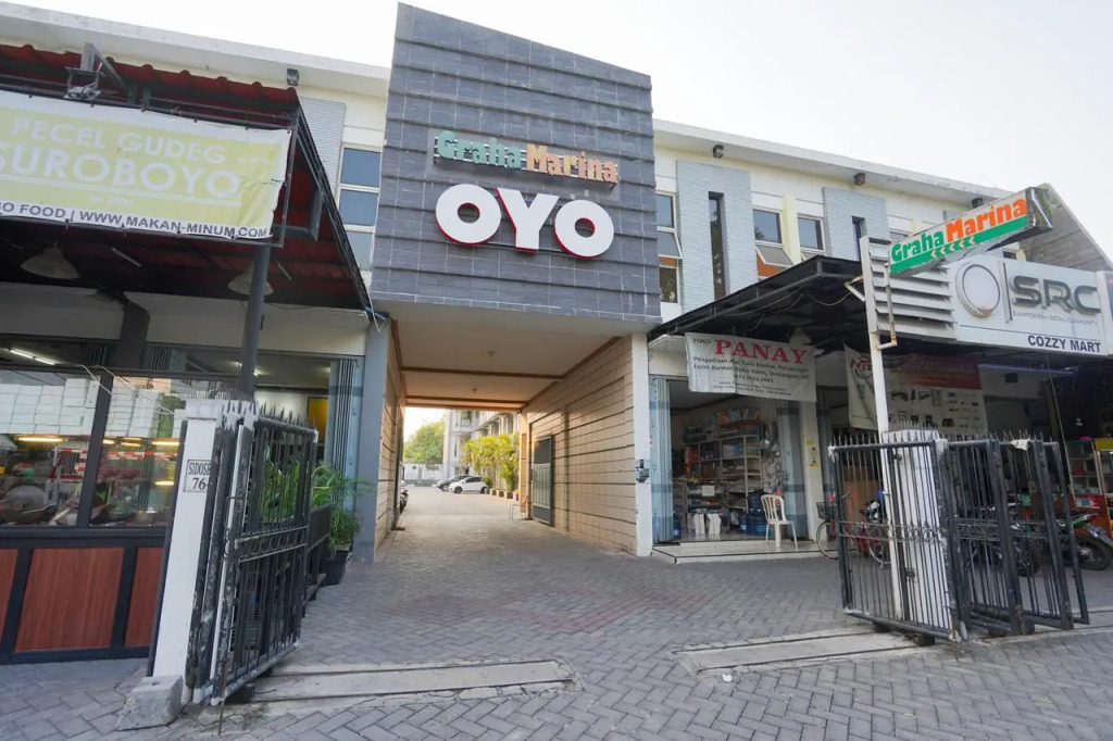 SUPER OYO 2075 Graha Marina