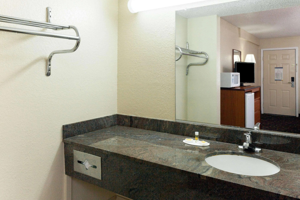 Days Inn Oklahoma City West