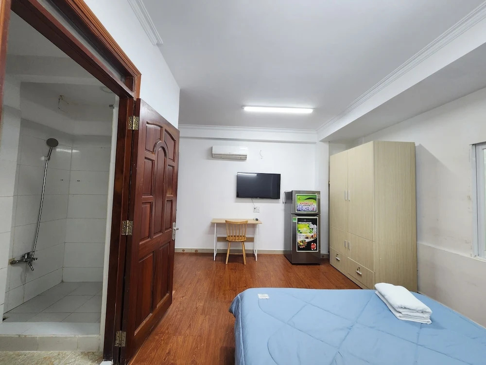 LaLaHouse Riverside Residence