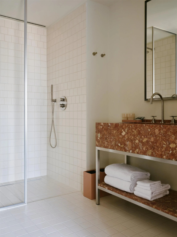 The Standard, Brussels