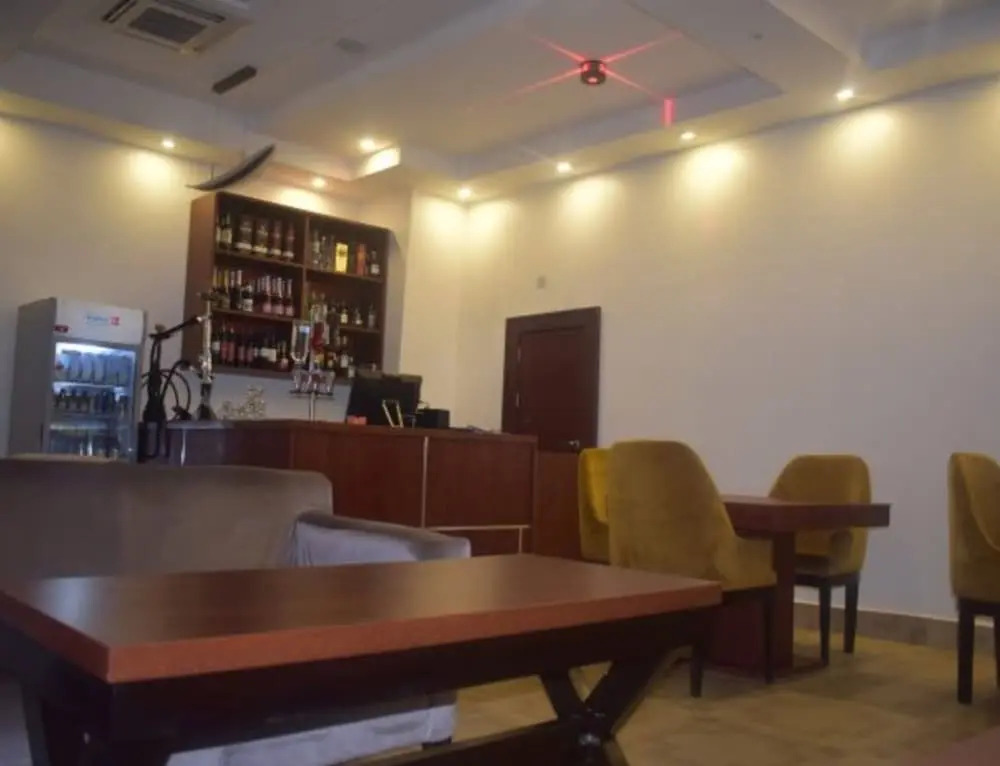 City Cruz Hotel