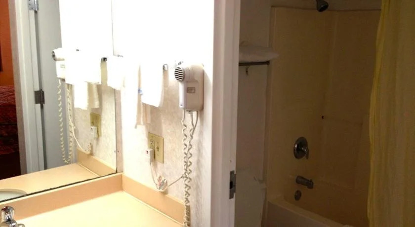 Economy Inn Express