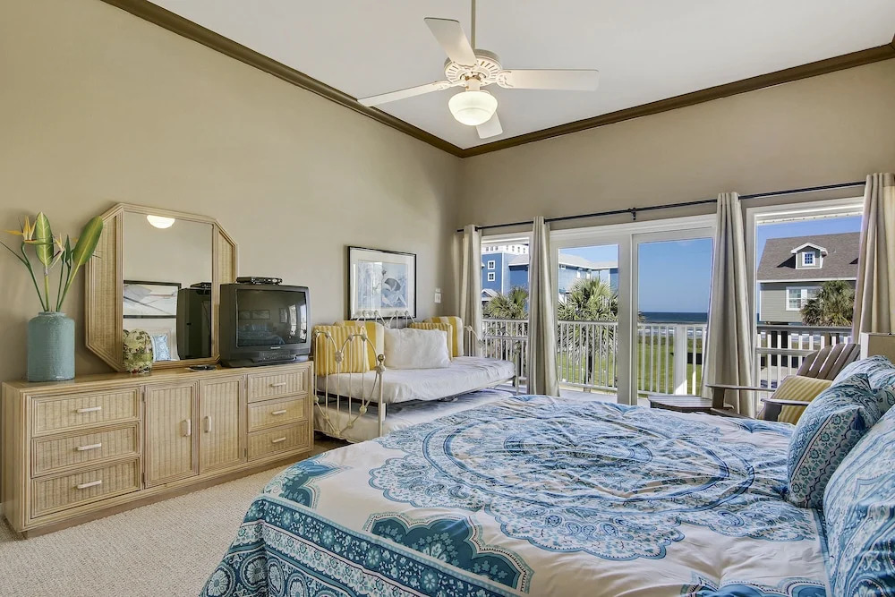 Indian Summer 3 Bedrooms 2 Bathrooms Home