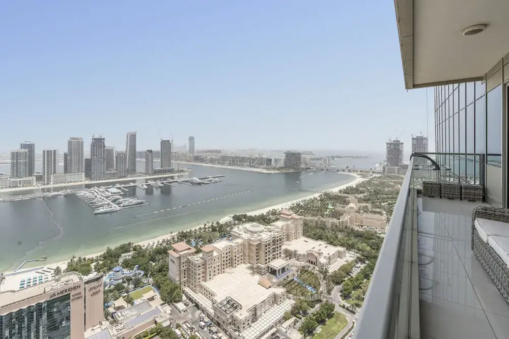 Luxury at Ocean Heights Views Dubai Marina 4 Beds Sleeps 8