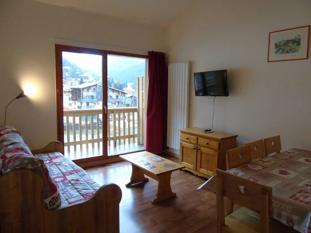 Lou Services Apartment CB72 LSI 001
