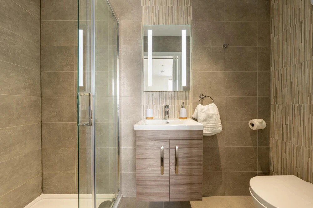Superb 3BD Home in the Heart of Southall -sleeps 8