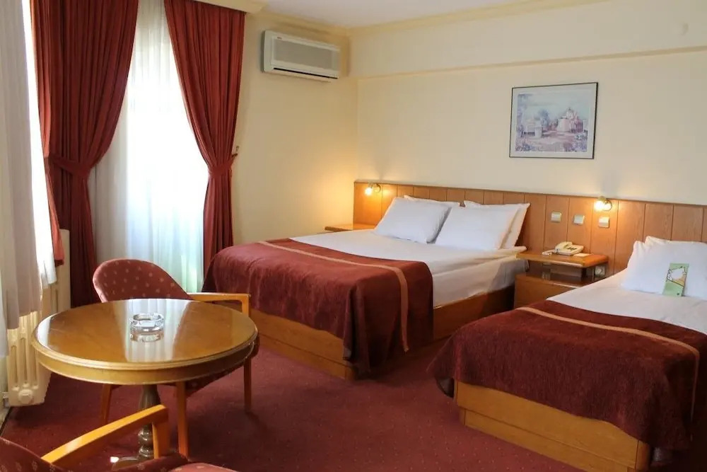Segmen Hotel