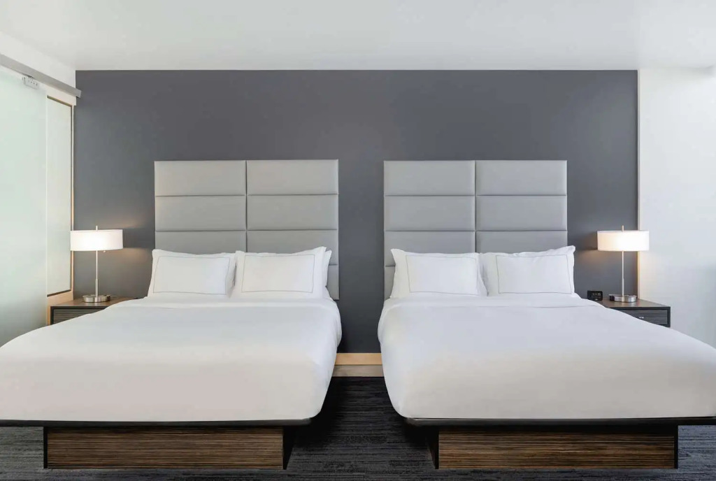 Hotelvetro Iowa City, Tapestry Collection By Hilton
