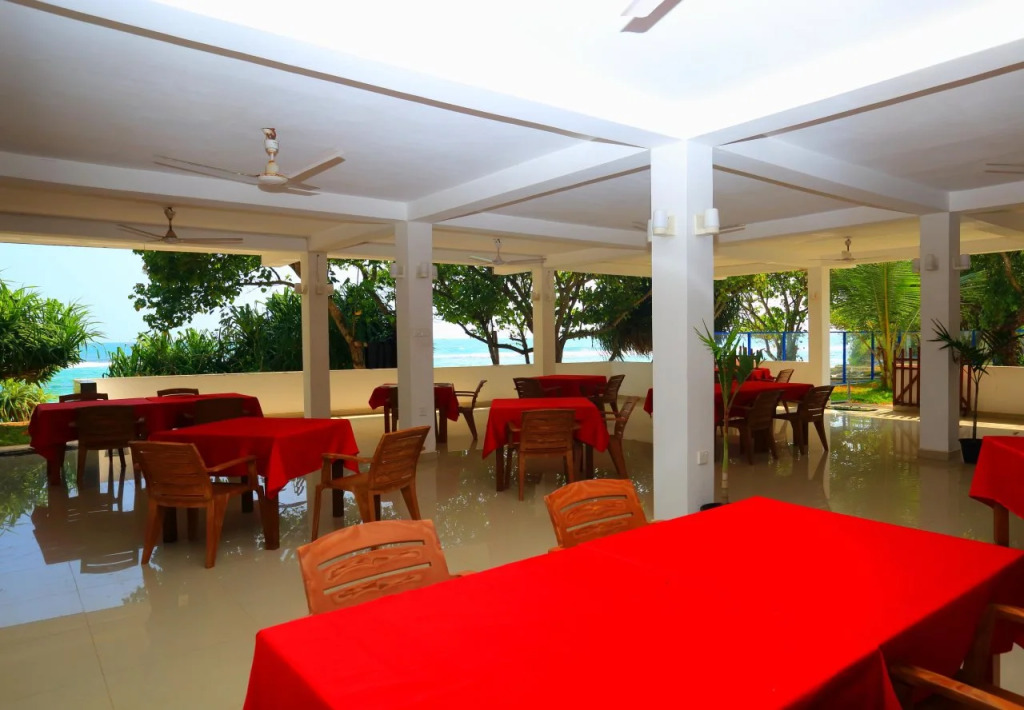 Paradise Beach Resort & Diving school