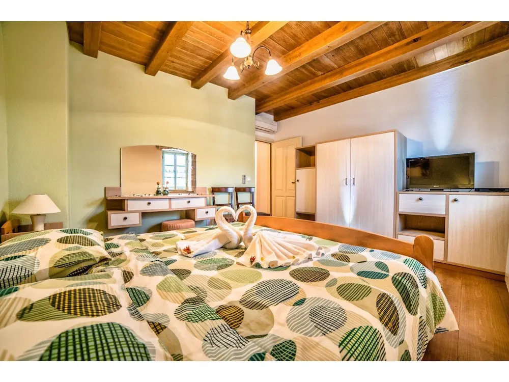 Charming Villa Only 10 Minutes Drive From the sea