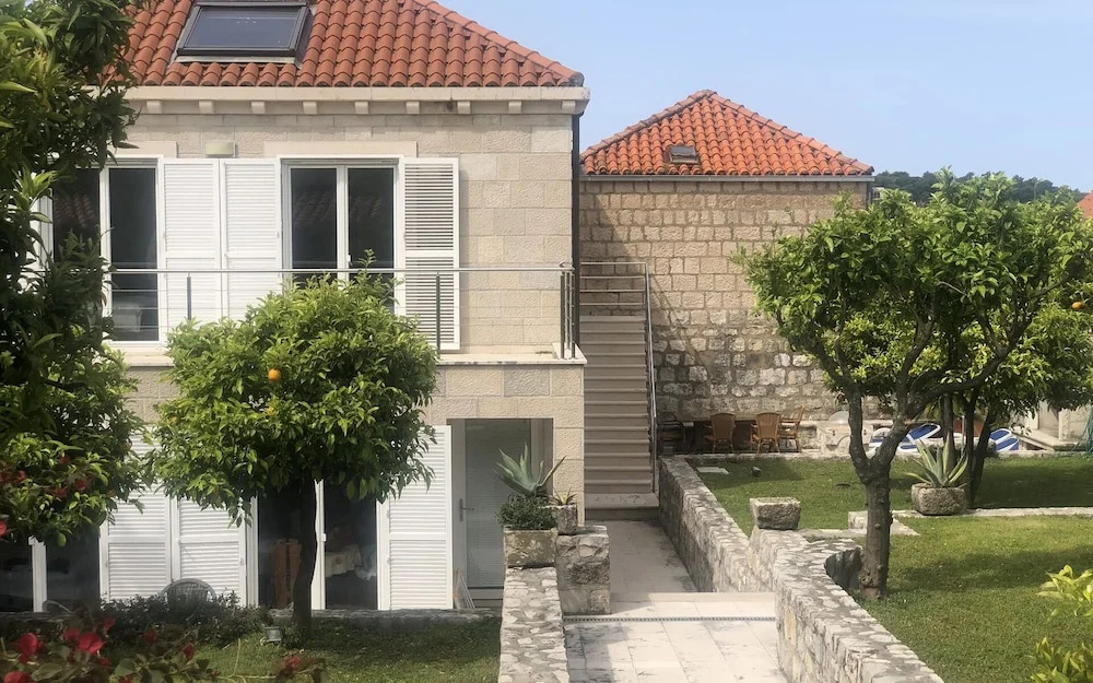 Apartment For 22 Pax In Cavtat