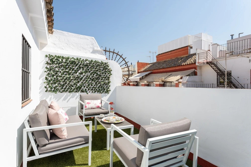 Private Terrace & 5 Bd Apartment in Front of the Cathedral. Hernando Colon