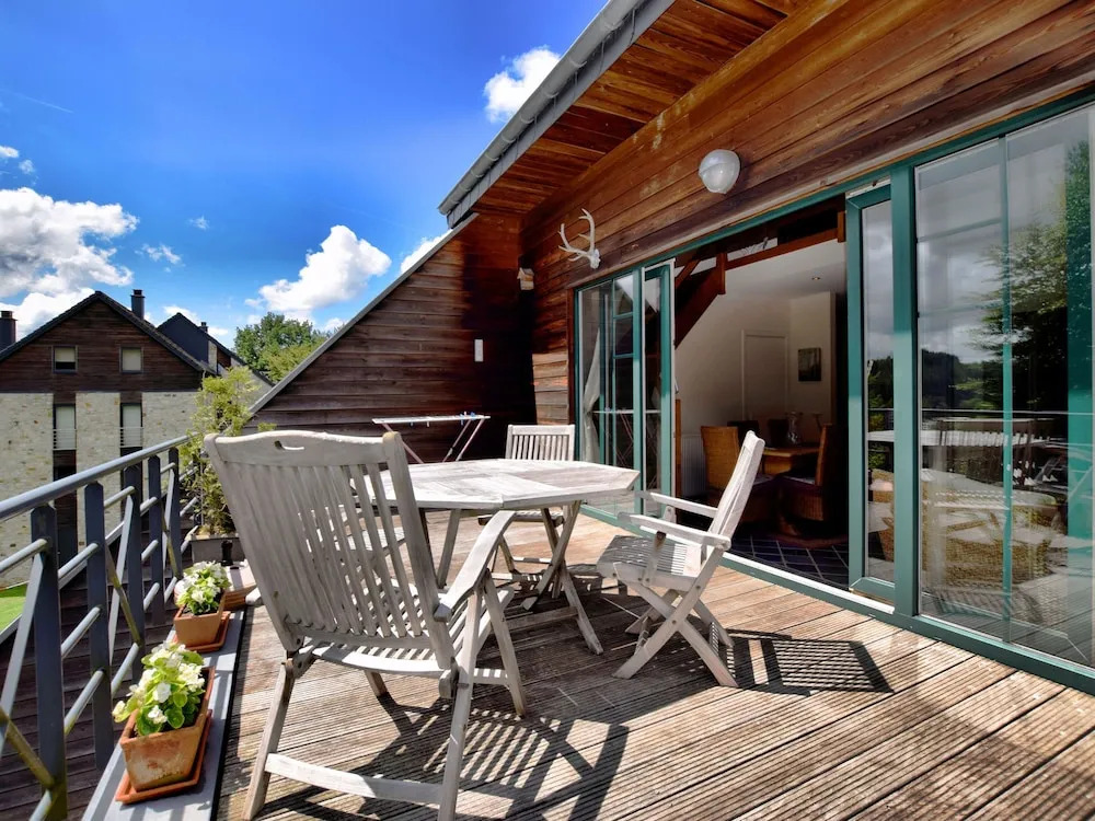 Cozy Apartment in Waimes near Lake