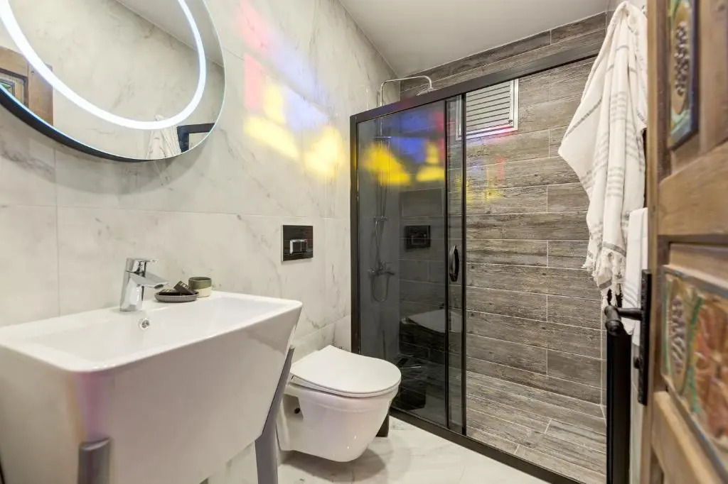 Anda Beach Bistro & Rooms