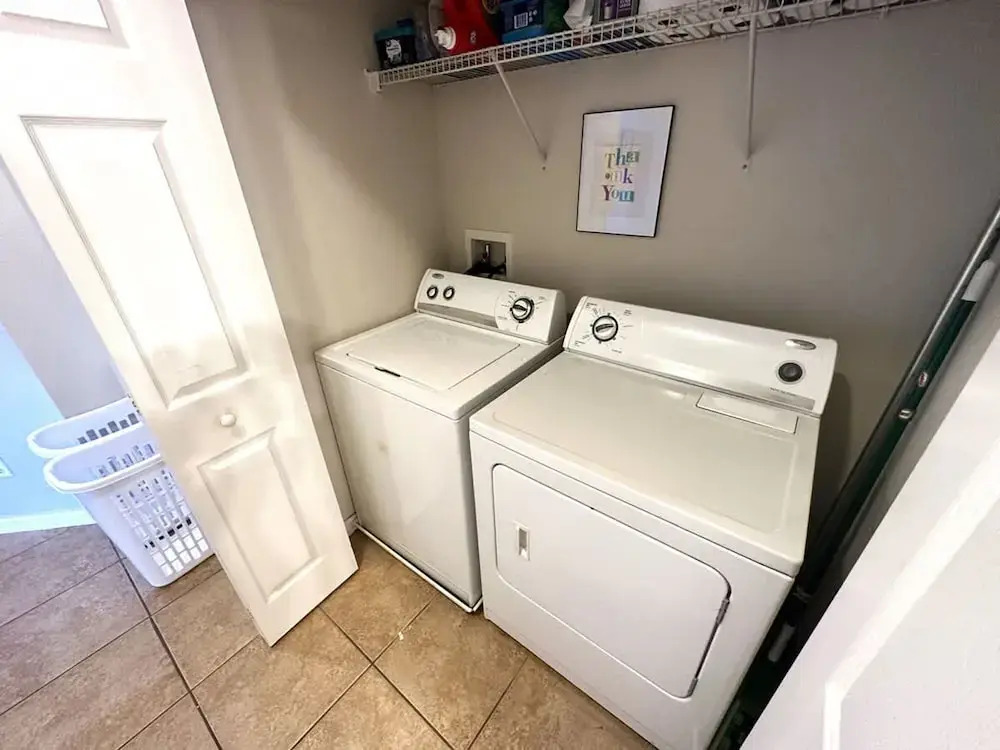 Very Near Disney 3 Bd Condo Walmart 1 min Away