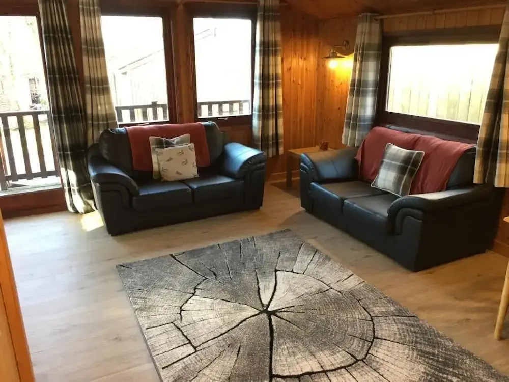 Snowdrop 13-Hot Tub-Woodlandlodges-Carmarthenshire