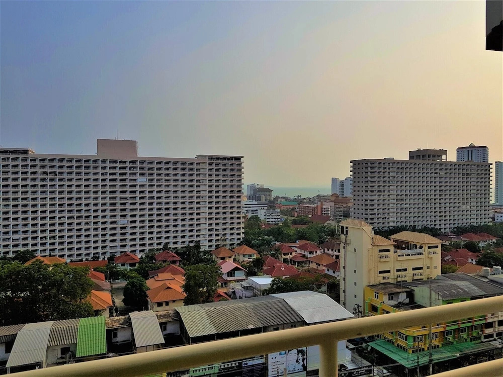 View Talay 1 - 11th Floor Studio Condo With Fantastic Views