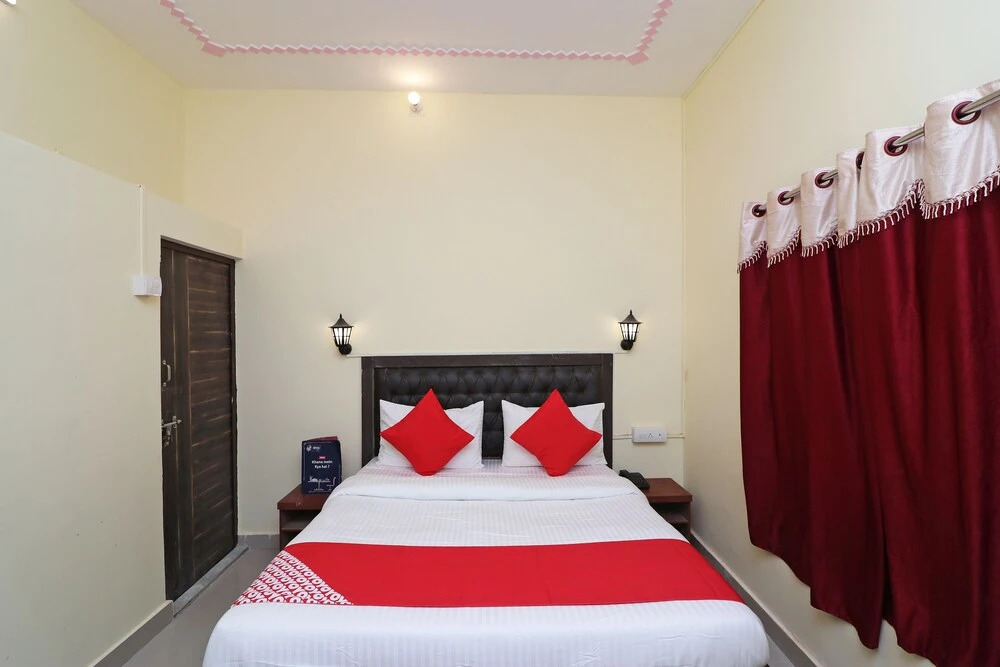 Sandhya Guest House by OYO Rooms