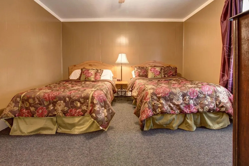Suites on Main