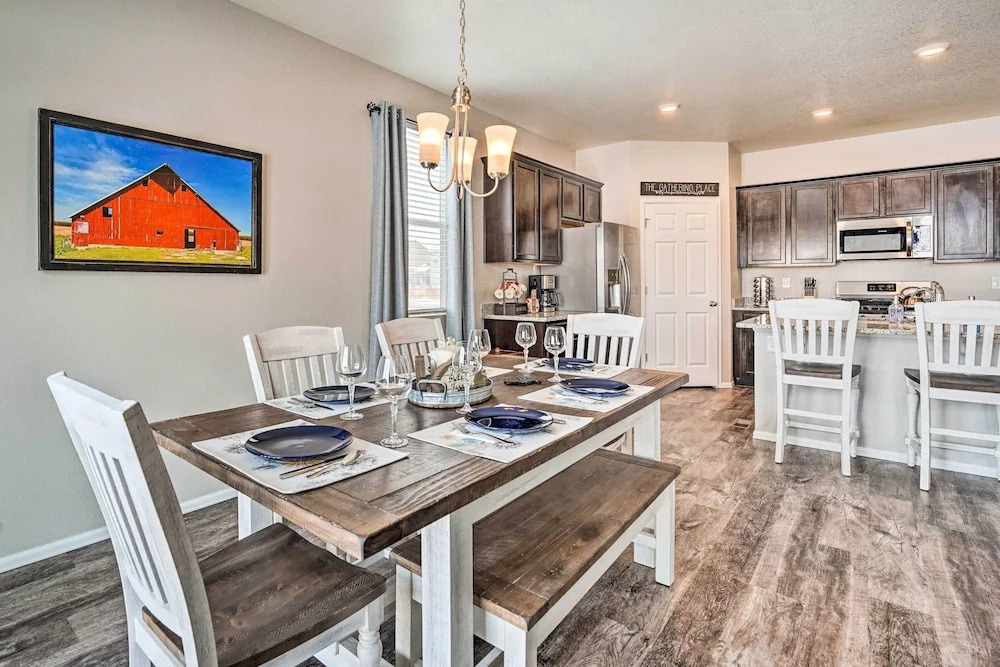 Dreamy Windsor Home With Grill ~ 3 Miles to Lake!