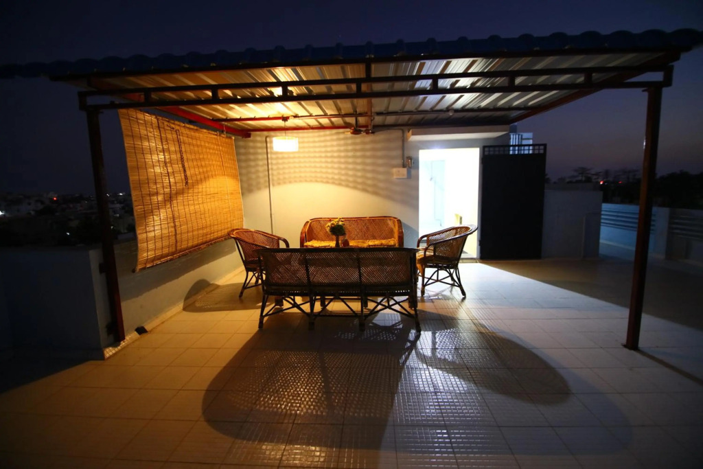 Sri Apartment 2BHK For Familys Couples Parking A2