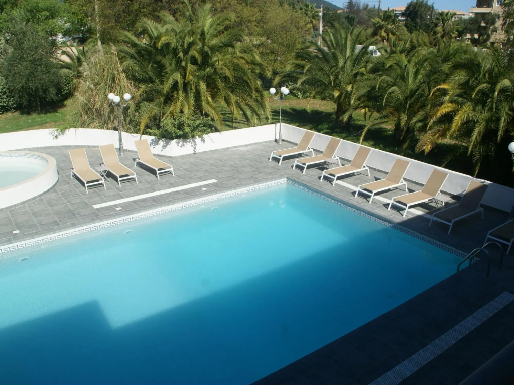 Fully restored house from 1816, swimmingpool, Corsica.