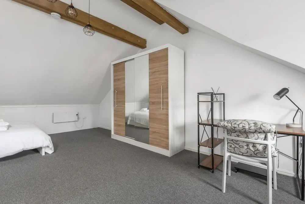 Entire Home - Cosy 3 Bedroom House Close to Levenshulme Station 13 Mins to Manchester City Centre