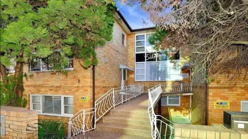 Convenient, Bright and Affordable 2 Bedroom Unit