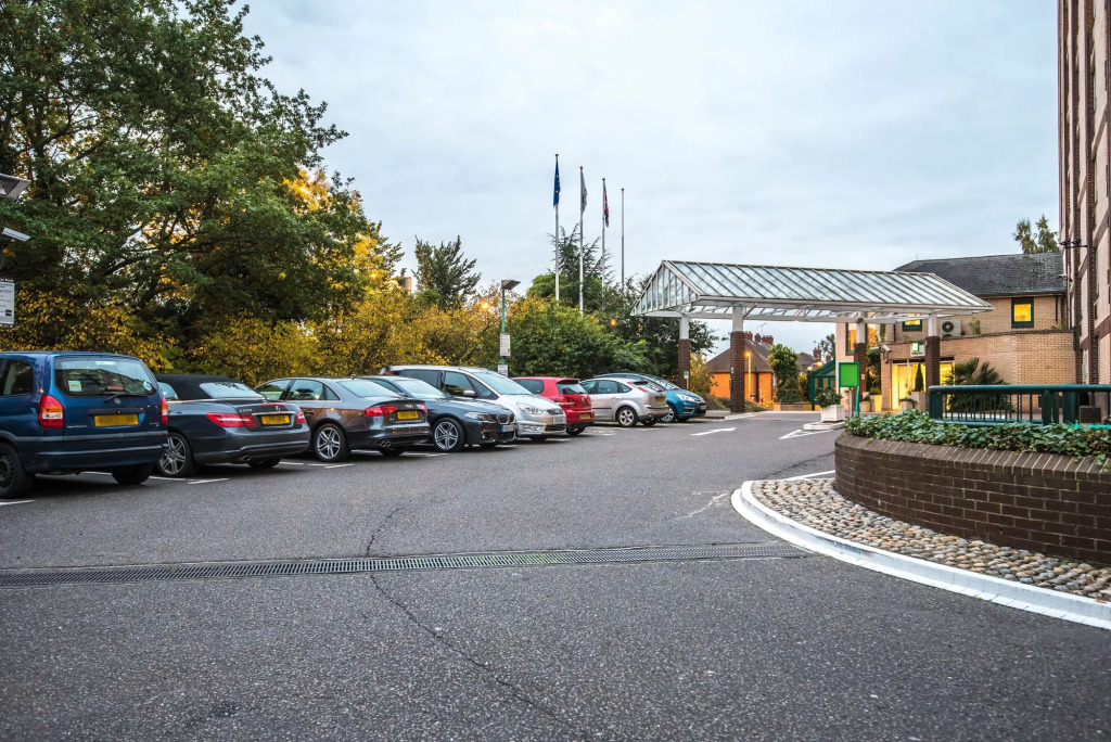 Holiday Inn Slough Windsor by IHG