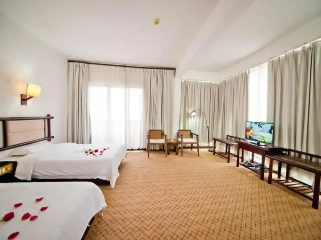 Sunshine 100 You Tan Hotel