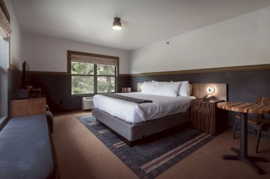 The Ozarker Lodge