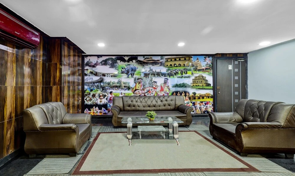 OYO 2794 Hotel Plaza Inn