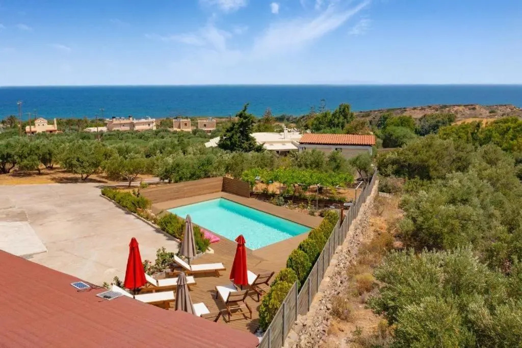 Fuego Sagrado Retreat-Your Poolside Getaway