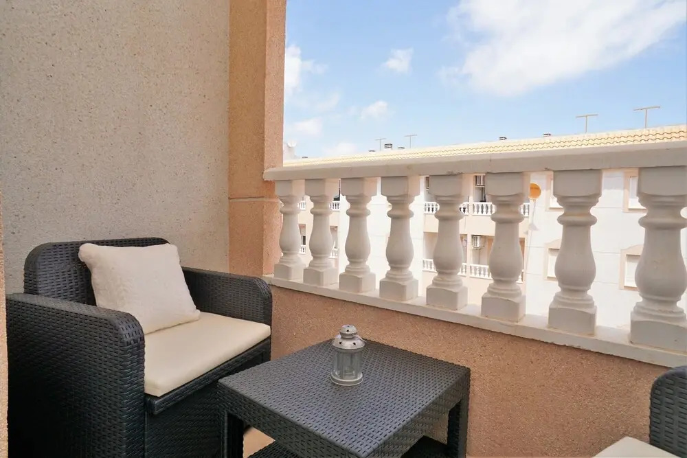 7 Mins From The Beach, Shared Pool Free Wifi