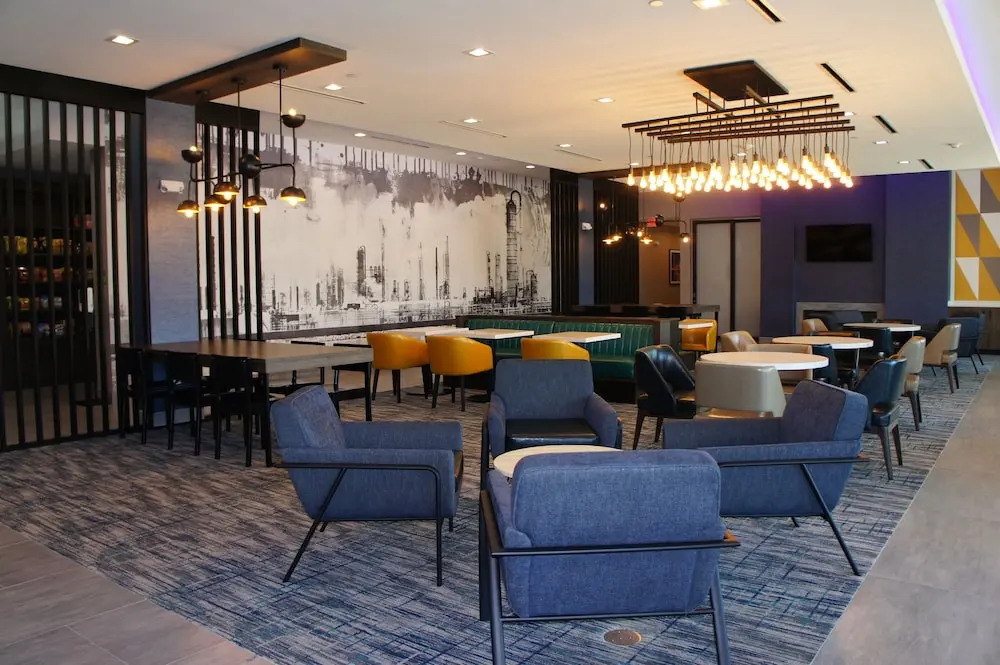La Quinta Inn & Suites by Wyndham Texas City I 45 Galveston Area