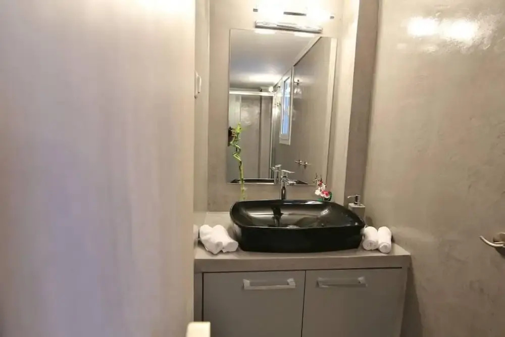Penthouse lux Flat With 2 bd Next to Larissis