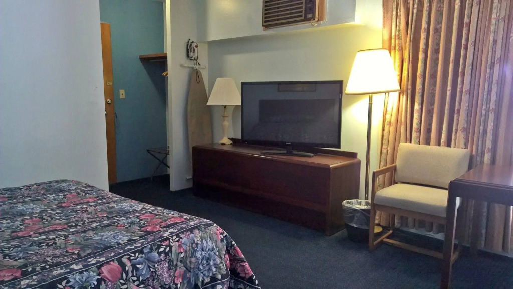 Executive Inn