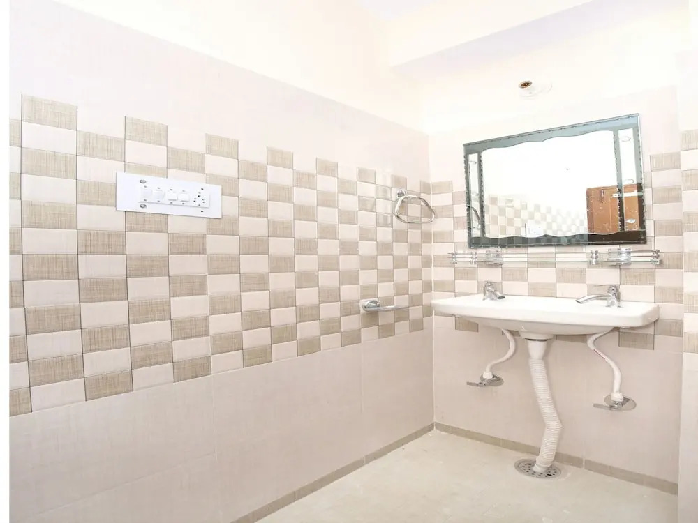 OYO 12060 Home Hill View 3BHK Bharari