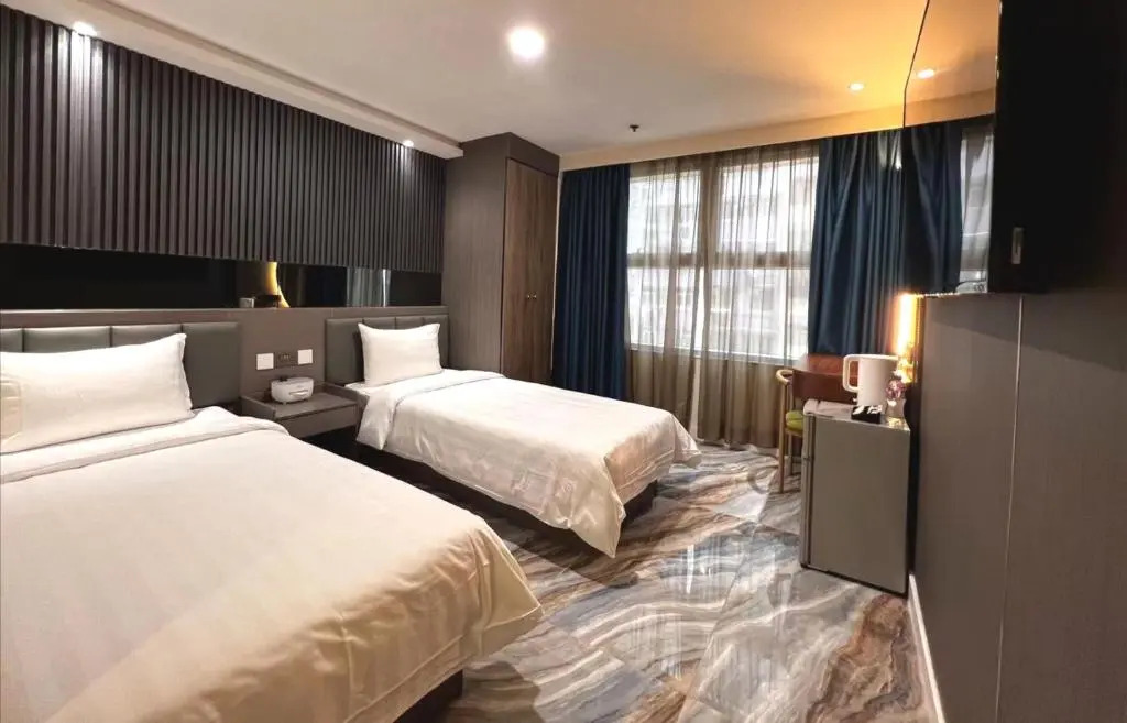 Hennessy Hotel