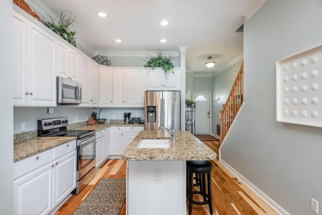 84 Waters Edge - Riverview Townhouse - Pool